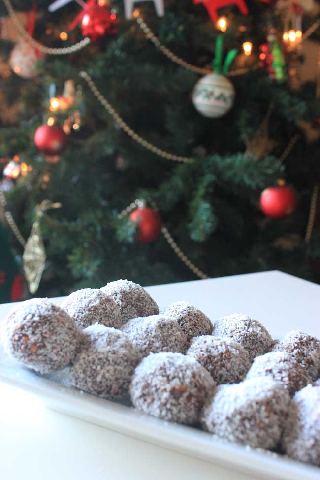 chocolatey and sweet - these rum balls are a must every Christmas!