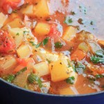 Simple Minestrone recipe: A fresh, light, simple minestrone with a huge flavour kick / theveggiemama.com